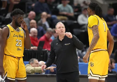 Long Beach State v Arizona