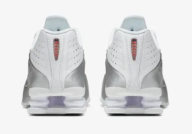 Nike-Shox-R4-White-Metallic-AR3565-101-5
