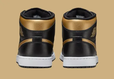 Air-Jordan-1-Mid-Black-Metallic-Gold-DQ8426-071-4