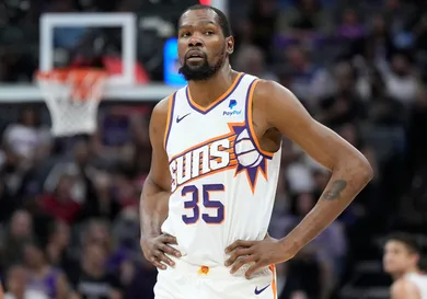 Phoenix Suns v Sacramento Kings