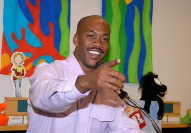 Stephon Marbury annouces his donation to the "F-R-E-E Summer Reading Program" at the Brooklyn Public Library - June 1, 2000