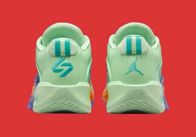 SneakerHeader.001