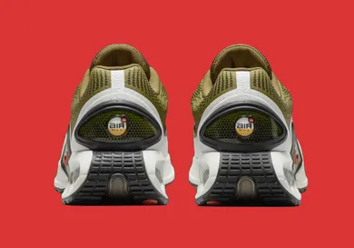 SneakerHeader.001