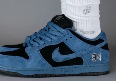 Supreme-Nike-SB-Dunk-Low-Ocean-Fog-HQ8487-400-On-Feet-3