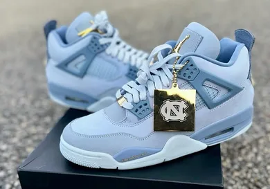 Air-Jordan-4-UNC-2025-PE