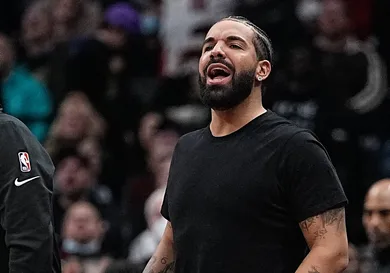 Drake Gifts 20K Fans Rock Paper Scissors Hip Hop News