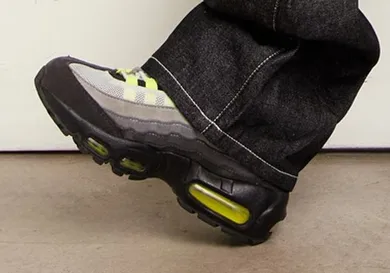 nike-air-max-95-og-neon-sneaker-news