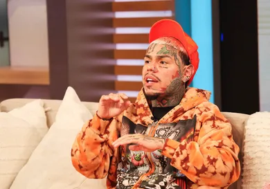 6ix9ine Cuts Off Ankle Monitor New Music Rollout Hip Hop News