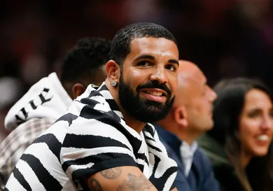 Drake Applauds Gracie Abrams Hip Hops News