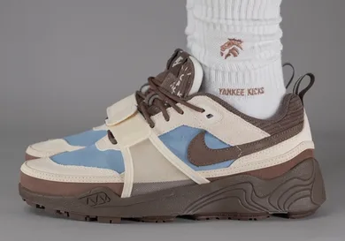 travis-scott-x-nike-zoom-field-jaxx-leche-blue-sneaker-news