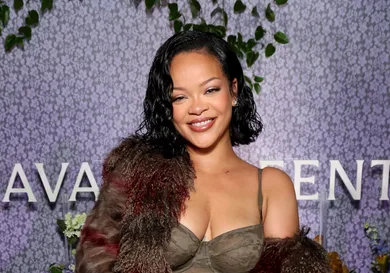 Rihanna Flaunts Baby Bump Music News
