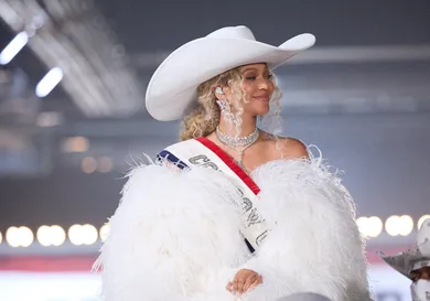 Cockroach Caused Beyonce Concert Stampede Music News