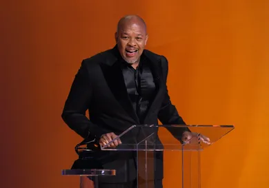 Dr Dre Mixing Console Breaks Auction Record Hip Hop Gear Hip Hop News