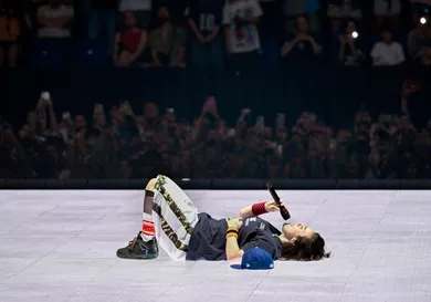 billie-eilish-x-air-jordan-4-sneaker-news