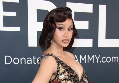 Cardi B Sets Record Straight Stefon Diggs Rumors Gossip News
