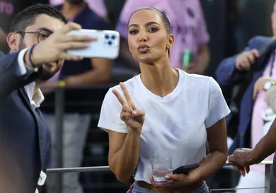 kim-kardashian-skims-5-billion-valuation-streetwear-news