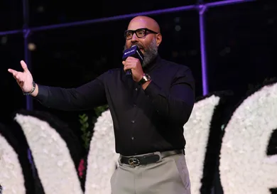 Apple Music and gamma. Present “Flowers: Mariah Carey and SZA in Conversation"