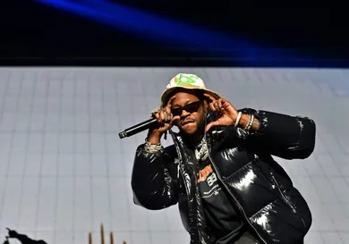 fabolous-gifted-free-the-youth-x-air-jordan-1-sneaker-news