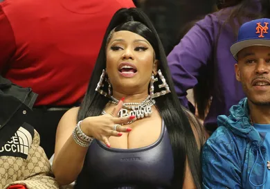 Yvette Nicole Brown Nicki Minaj Banned Staff Using Bathrooms