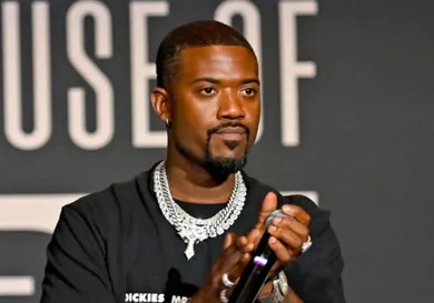 Paras Griffin / Stringer / Getty Images