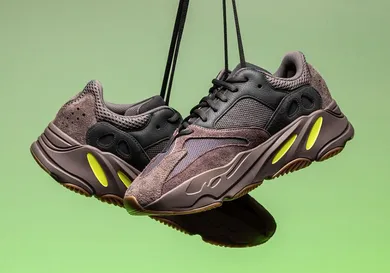 Image Via <a href='https://sneakernews.com/2018/10/01/adidas-yeezy-700-ee9614-mauve-photos-release-info/' rel="nofollow noopener" target='_blank'>SneakerNews</a>