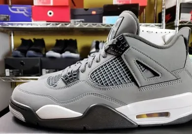 Image via zSneakerHeadz