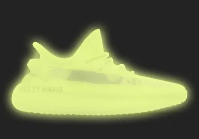 Image Via <a href='https://twitter.com/theyeezymafia' rel="nofollow noopener" target='_blank'>TheYeezyMafia</a>