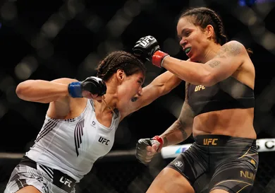 Carmen Mandato/Getty Images