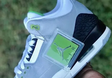 Image Via <a href='https://www.instagram.com/zsneakerheadz/' rel="nofollow noopener" target='_blank'>Zsneakerheadz</a>