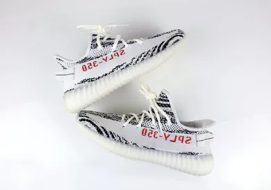 Image Via <a href='https://twitter.com/KicksFinder/status/1063439177189113857' rel="nofollow noopener" target='_blank'>KicksFinder</a>