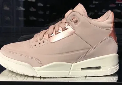 Image Via <a href='https://www.instagram.com/p/BfwICfGhi_s/?taken-by=pinoe77' rel="nofollow noopener" target='_blank'>Pinoe77</a>