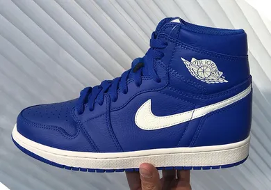 Image Via <a href='https://www.instagram.com/p/BkG1r-BhkxJ/?taken-by=pinoe77' rel="nofollow noopener" target='_blank'>Pinoe77</a>