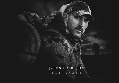 Image Via <a href='https://twitter.com/KUIU/status/1037492524774907904?ref_src=twsrc%5Etfw%7Ctwcamp%5Etweetembed%7Ctwterm%5E1037492524774907904&ref_url=https%3A%2F%2Fwww.si.com%2Fnfl%2F2018%2F09%2F07%2Fformer-49ers-linebacker-jason-hairston-found-dead' rel="nofollow noopener" target='_blank'>KUIU</a>