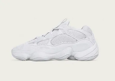 Image Via <a href='https://www.instagram.com/p/BiFCM4kFE46/?taken-by=yeezymafia' rel="nofollow noopener" target='_blank'>YeezyMafia</a>