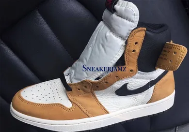 Image Via <a href='https://www.instagram.com/p/Blp_61LlT4u/?taken-by=sneakerjamz' rel="nofollow noopener" target='_blank'>SneakerJamz</a>