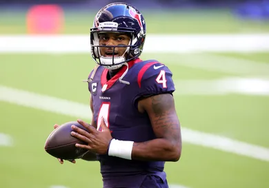 Carmen Mandato / Getty Images