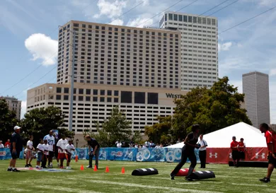 Chris Graythen/ Getty Images