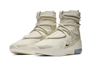 Image via Sneaker Bar Detroit