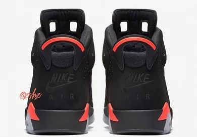 Image Via <a href='http://instagram.com/zsneakerheadz' rel="nofollow noopener" target='_blank'>Zsneakerheadz</a>