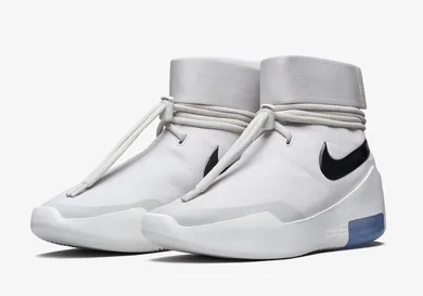 Image via Sneaker Bar Detroit