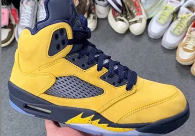 Image via zSneakerHeadz