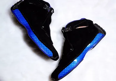 Image Via <a href='https://sneakerbardetroit.com/air-jordan-18-black-sport-royal-aa2494-007-release-date/' rel="nofollow noopener" target='_blank'>SneakerBarDetroit</a>
