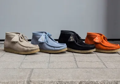 Image Via <a href='https://hypebeast.com/2018/4/drake-ovo-clarks-wallabee-closer-look' rel="nofollow noopener" target='_blank'>Ben Awin/HypeBeast</a>