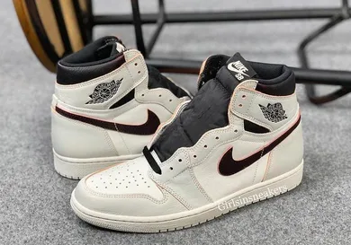 Image via Girlsinsneakers