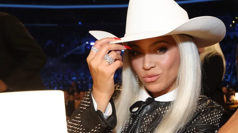 Beyonce's Ice Spice & Coco Jones Greeting Has Fans Noticing A Stark ...