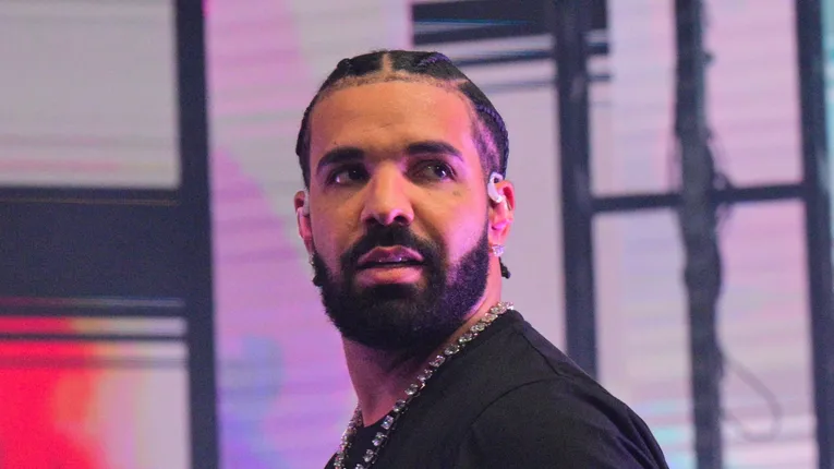 Drake Reacts To Kendrick Lamar's 