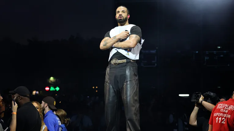 Drake Reveals His Relatable Texting Habits