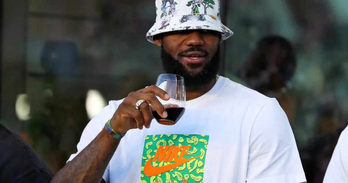 lebron 18 future colorways