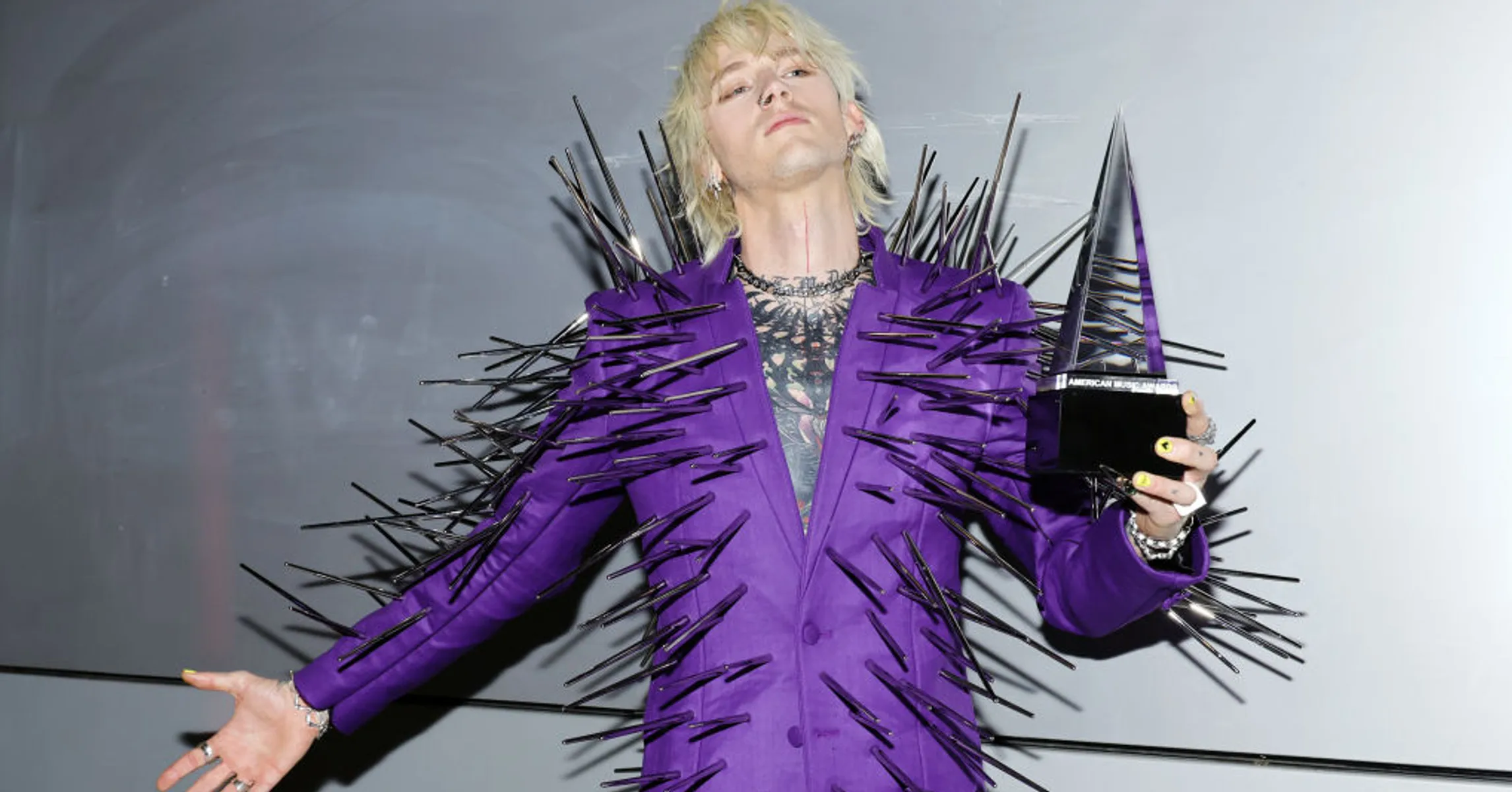 Machine Gun Kelly Hits Back At Critics During AMAs Speech