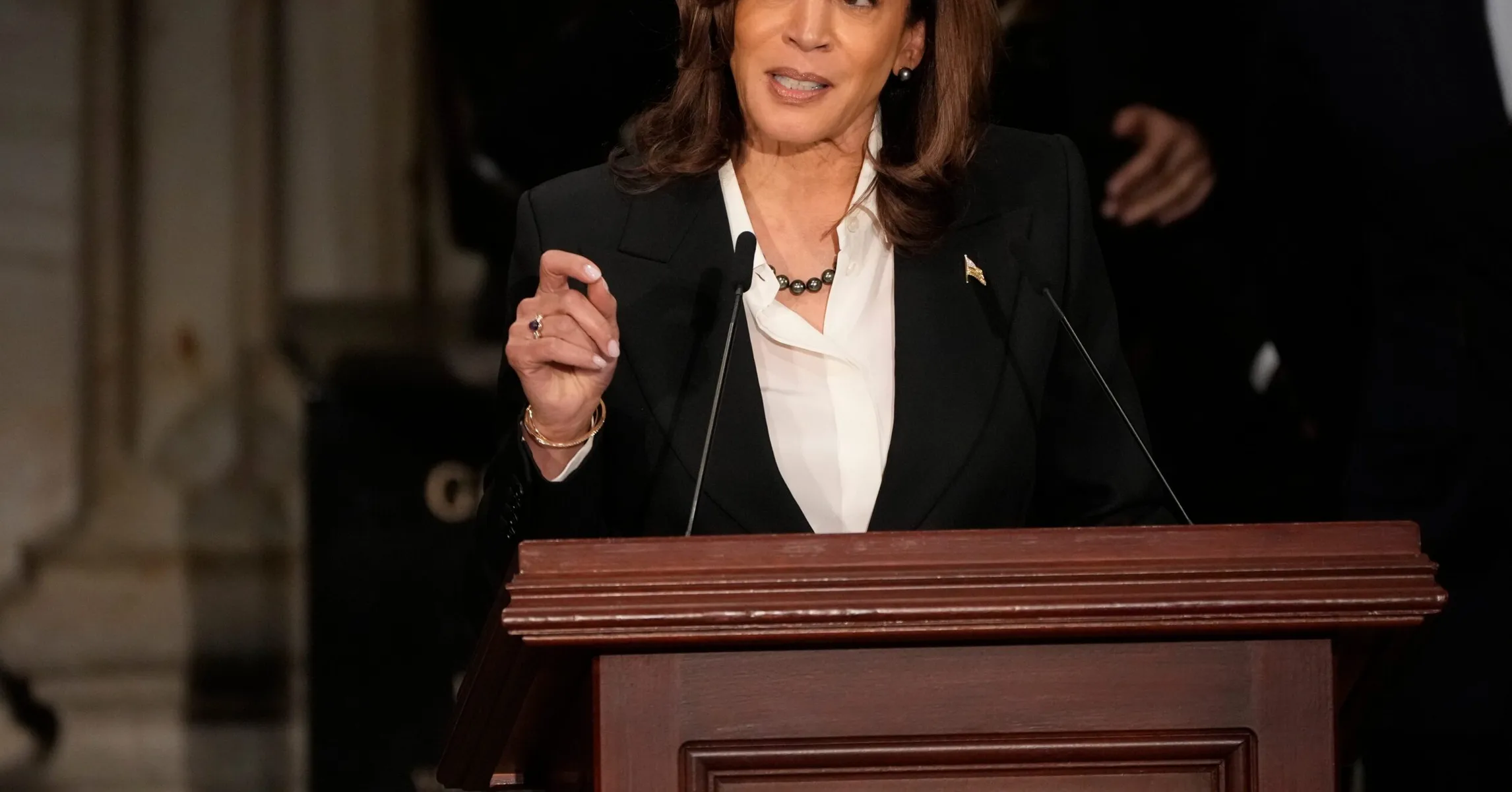 Kamala Harrisは、今後の回顧録でKendrick Lamarの歌詞を使用しています